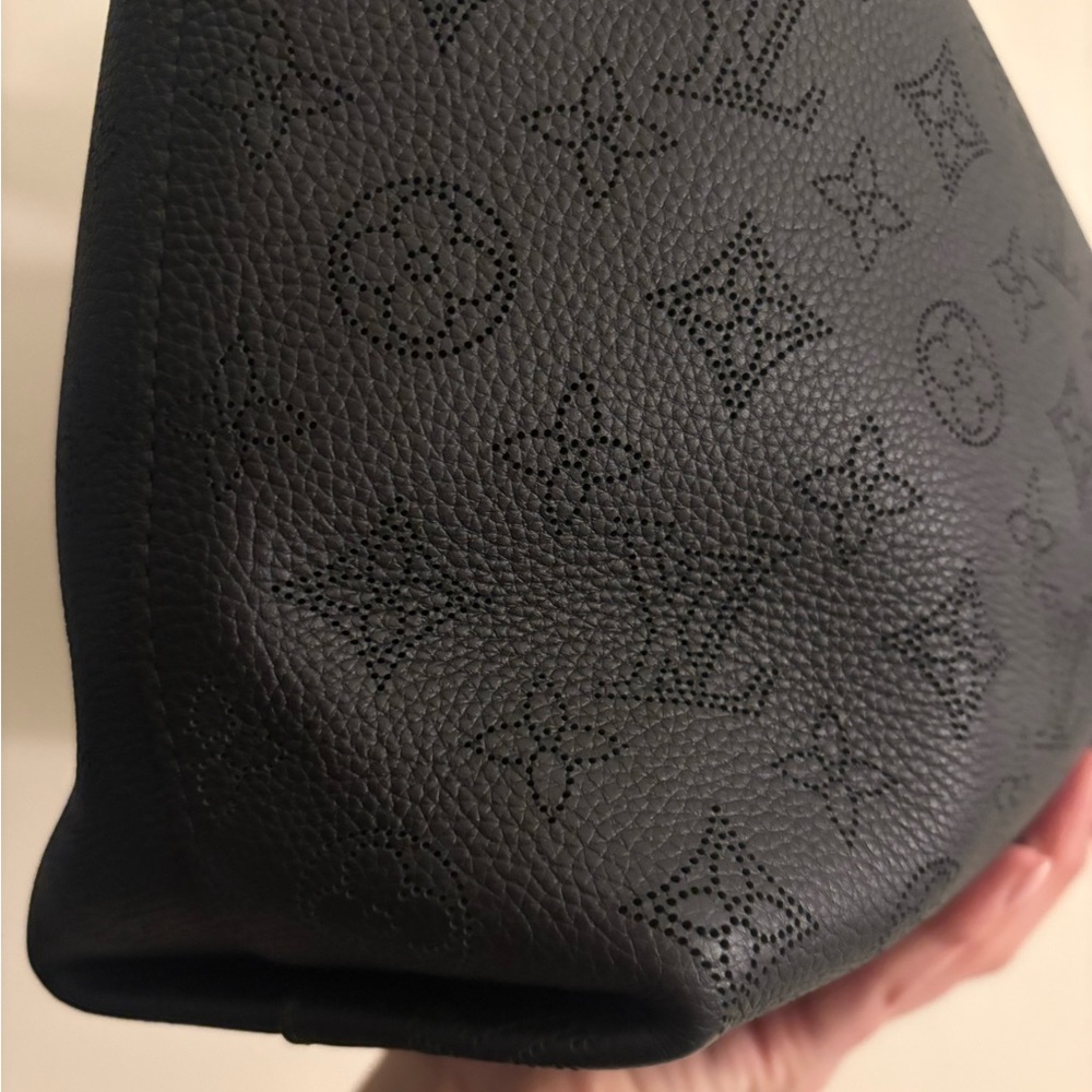 Louis Vuitton Black Monogram Shoulder Bag - Picture 6 of 9